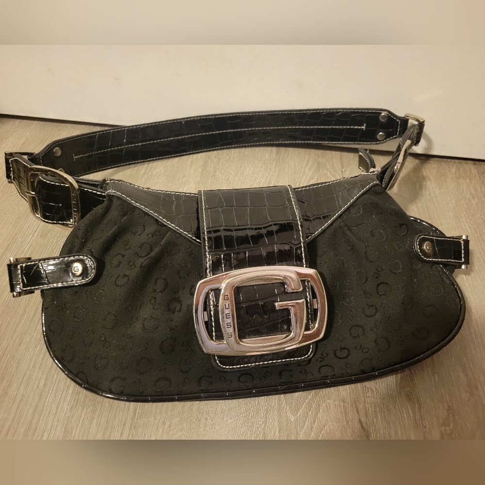 COPY - Black Guess monogram fabric & black patent leather Y2K shoulder bag